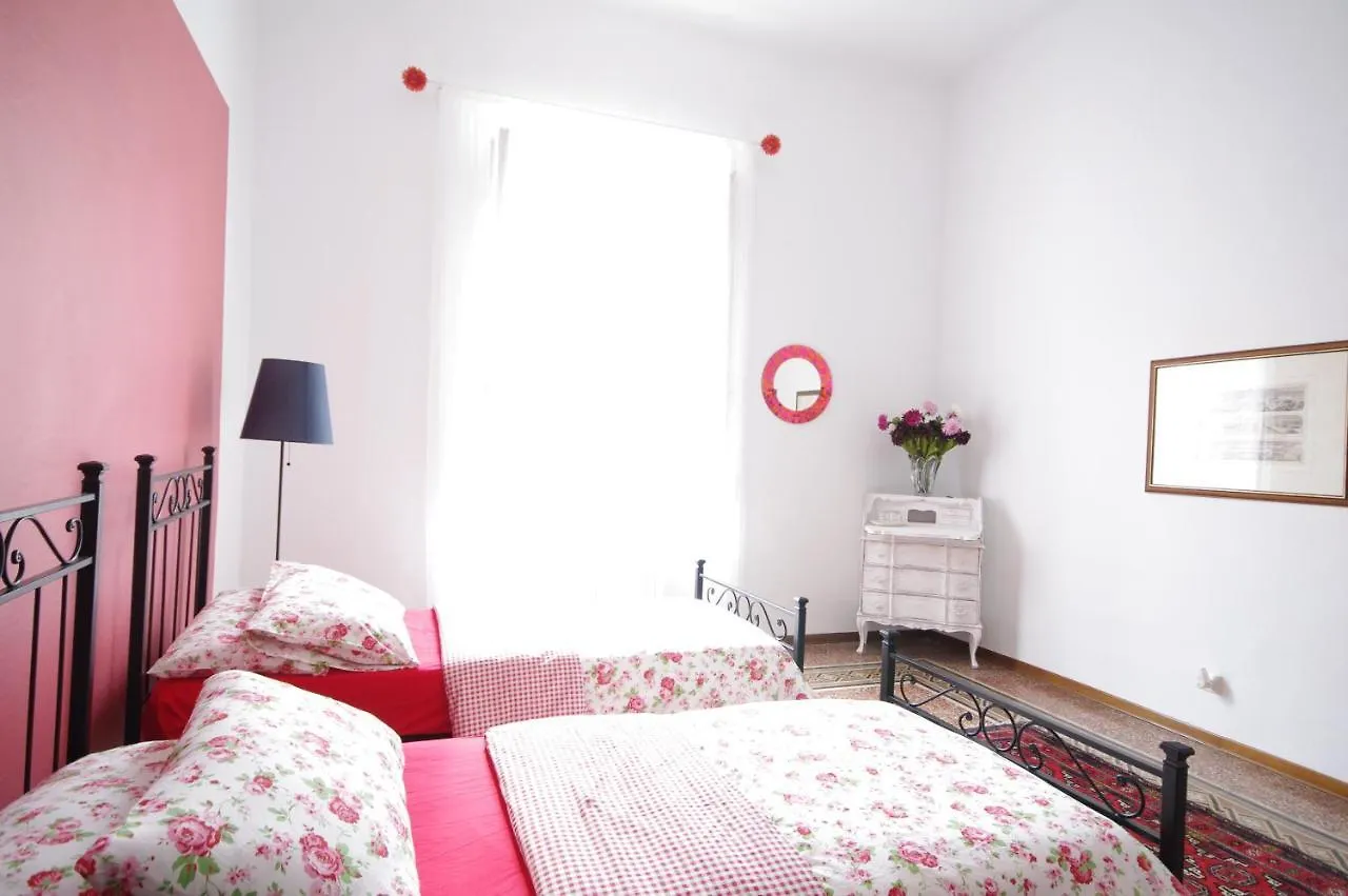 Acquamarina B&B Livorno Bed & Breakfast